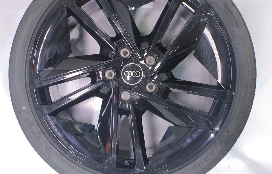 Audi Audi e-tron GT 21 inch velgen Goodyear Zomerbanden Origineel