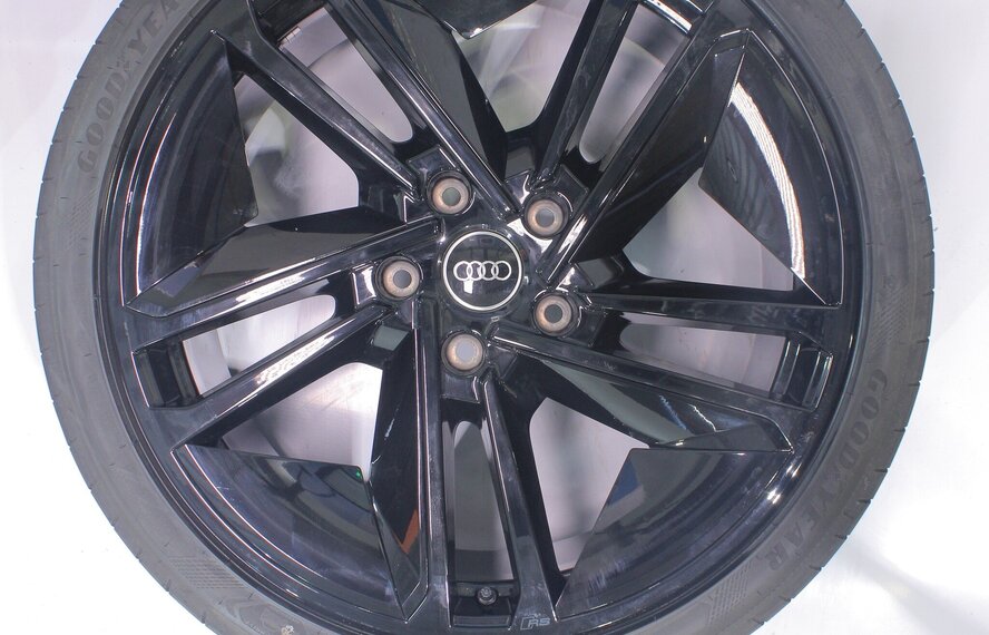 Audi Audi e-tron GT 21 inch velgen Goodyear Zomerbanden Origineel