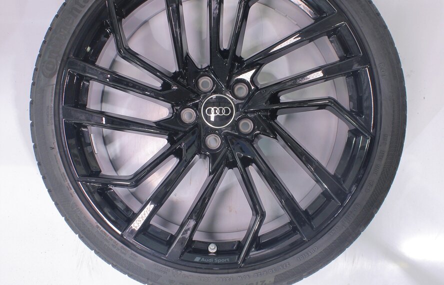 Audi Audi RS4 RS5 B9 20 inch velgen Continental Winterbanden Origineel