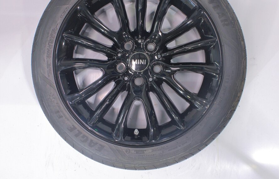 Mini Clubman F54 519 17 inch velgen Goodyear Zomerbanden Nieuw Origineel