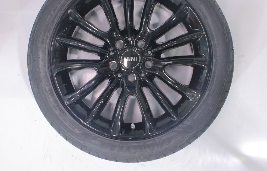 Mini Clubman F54 519 17 inch velgen Goodyear Zomerbanden Nieuw Origineel