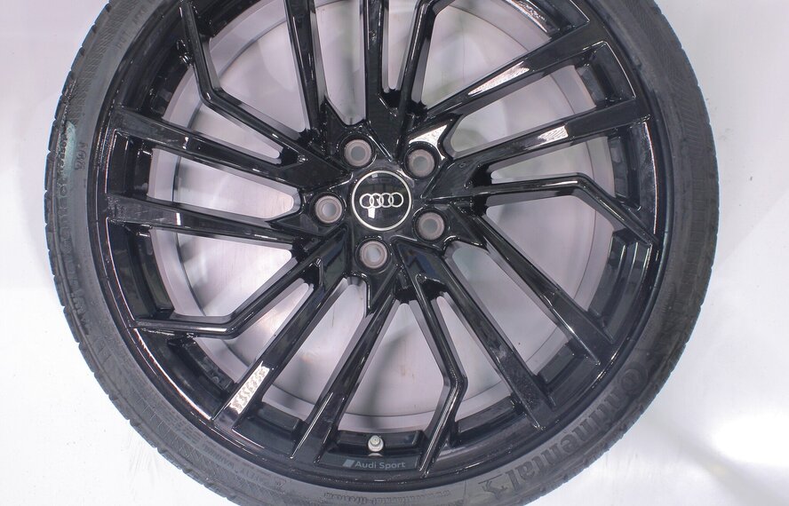 Audi Audi RS4 RS5 B9 20 inch velgen Continental Winterbanden Nieuw Origineel