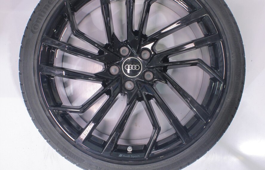 Audi Audi RS4 RS5 B9 20 inch velgen Continental Winterbanden Nieuw Origineel