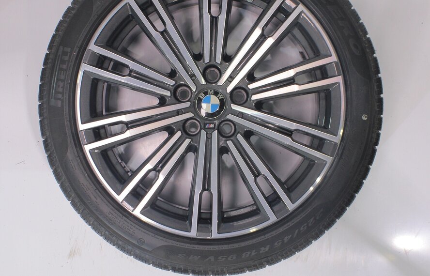 BMW BMW 2 serie 3 serie 4 serie G20 G21 G22 G42 790M 18 inch velgen Pirelli Runflat Winterbanden Origineel