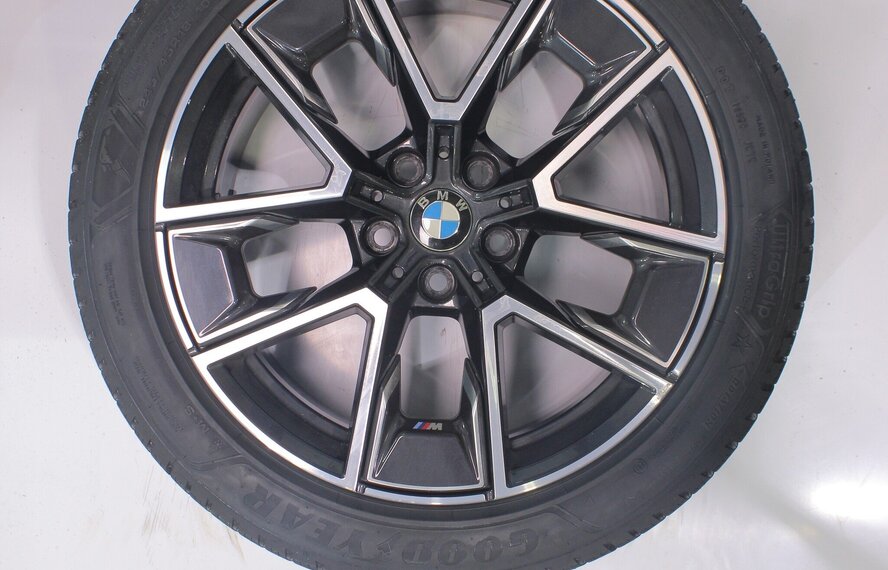 BMW BMW 4 serie i4 G26 858M 18 inch velgen Goodyear Winterbanden Nieuw Origineel