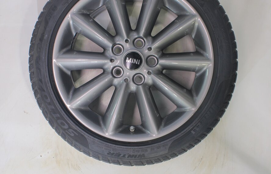 Mini Clubman F54 518 17 inch velgen Pirelli Runflat Winterbanden Origineel