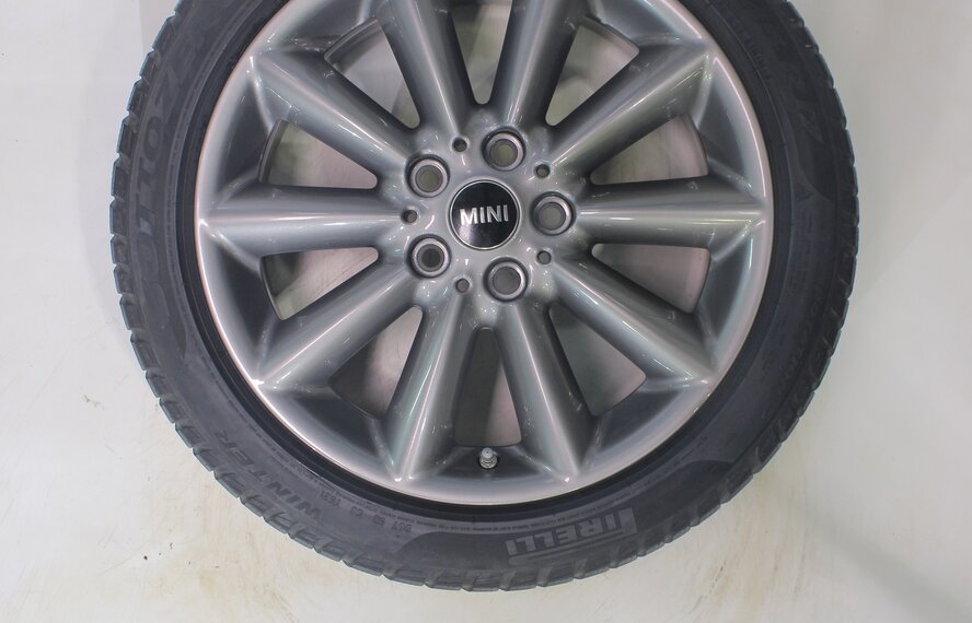 Mini Clubman F54 518 17 inch velgen Pirelli Runflat Winterbanden Origineel