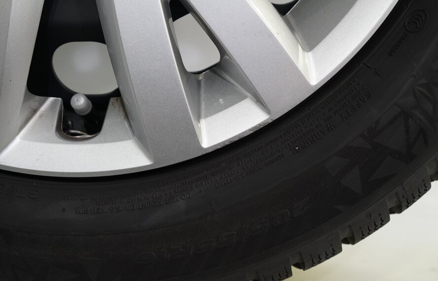 Volkswagen Volkswagen Golf 5 6 7 8 16 inch velgen Nexen Winterbanden Origineel