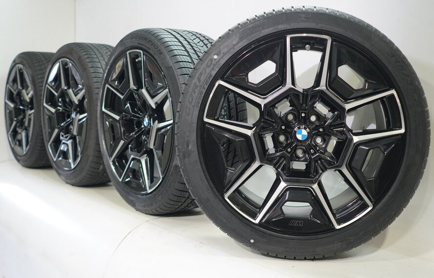 BMW BMW XM G09 922M 22 inch velgen Pirelli Winterbanden Nieuw Origineel