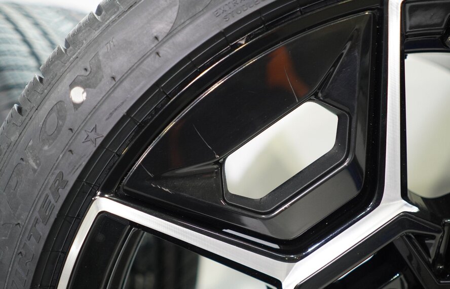 BMW BMW XM G09 922M 22 inch velgen Pirelli Winterbanden Nieuw Origineel