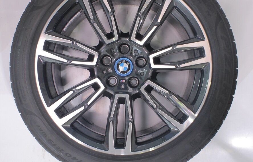 BMW BMW 5 serie i5 G60 G61 935M 19 inch velgen Pirelli Zomerbanden Origineel