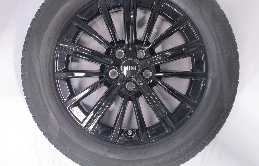 Mini U25 Countryman 833 17 inch velgen Pirelli Winterbanden Origineel