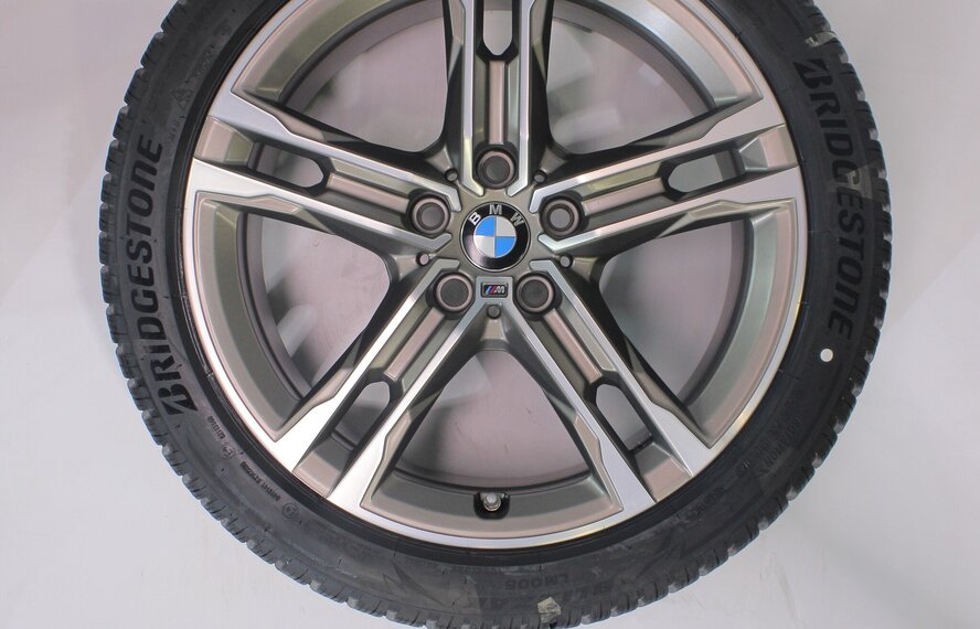 BMW BMW 1 serie 2 serie F70 F74 556M 18 inch velgen Bridgestone Winterbanden Nieuw Origineel