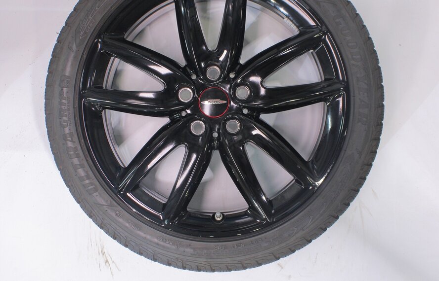 Mini Clubman F54 JCW815 18 inch velgen Goodyear Winterbanden Origineel