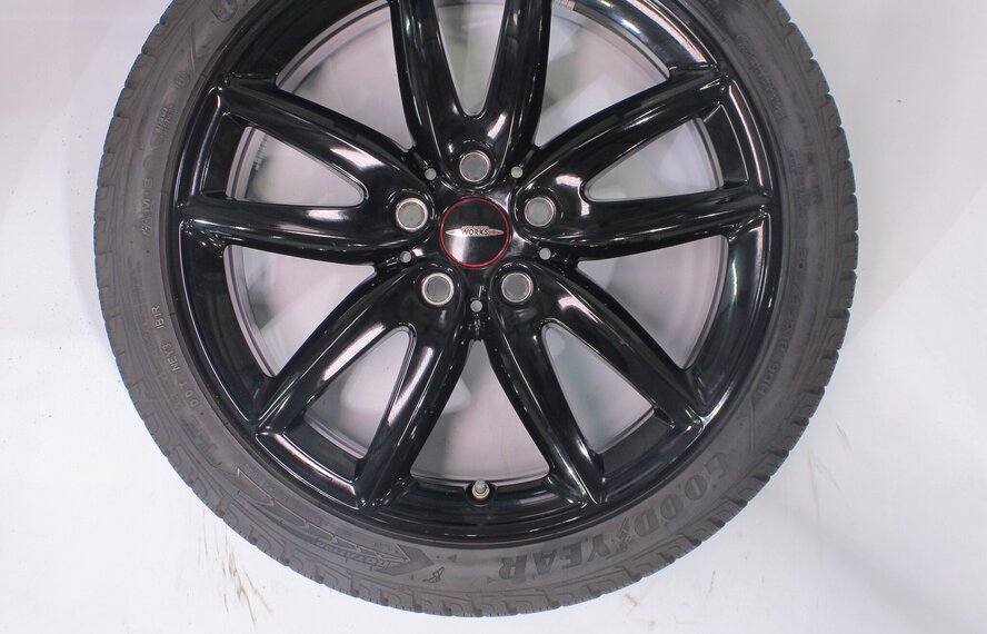 Mini Clubman F54 JCW815 18 inch velgen Goodyear Winterbanden Origineel