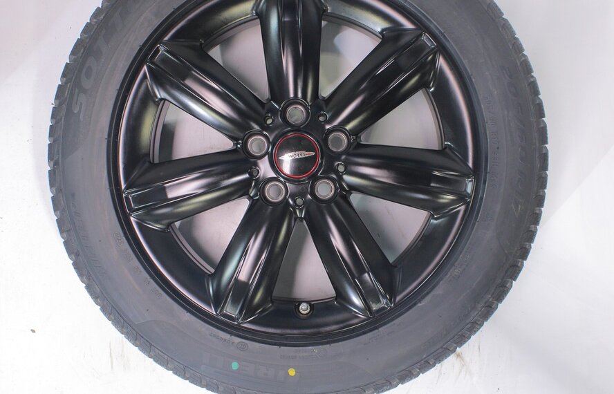 Mini Mini Countryman F60 539 17 inch velgen Pirelli Winterbanden Nieuw Origineel