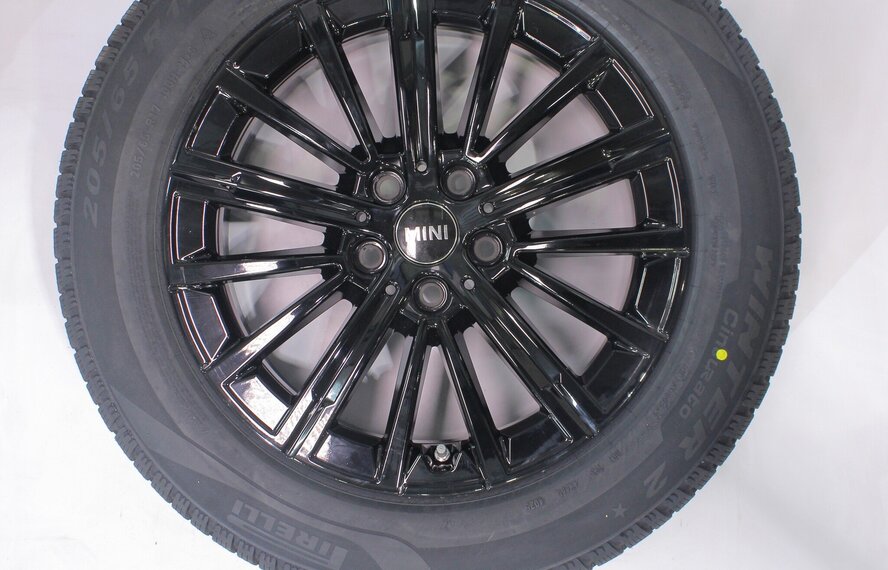 Mini U25 Countryman 833 17 inch velgen Pirelli Winterbanden Nieuw Origineel