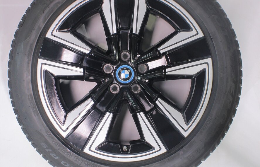 BMW BMW iX3 G08 842 19 inch velgen Pirelli Runflat Winterbanden Origineel