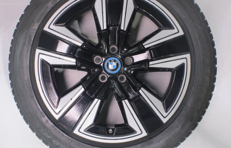 BMW BMW iX3 G08 842 19 inch velgen Pirelli Runflat Winterbanden Origineel