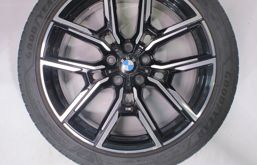 BMW BMW 4 serie i4 G26 859M 19 inch velgen Goodyear Winterbanden Origineel