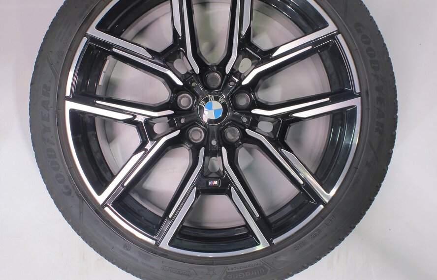 BMW BMW 4 serie i4 G26 859M 19 inch velgen Goodyear Winterbanden Origineel