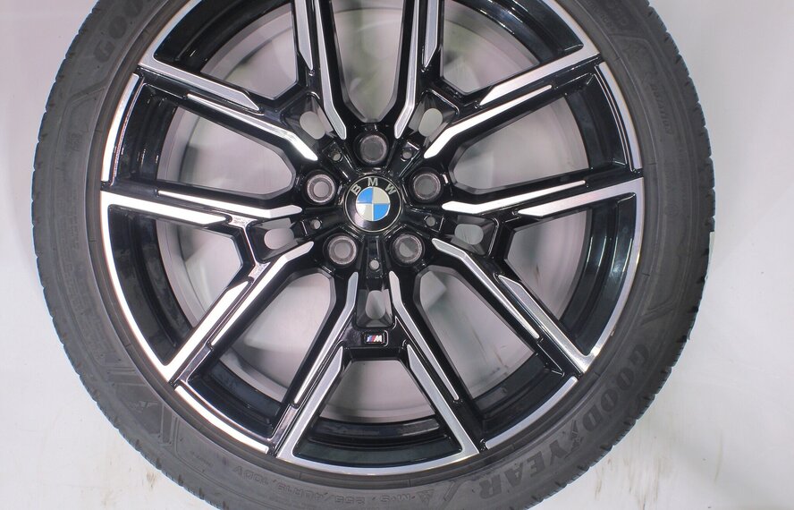 BMW BMW 4 serie i4 G26 859M 19 inch velgen Goodyear Winterbanden Origineel