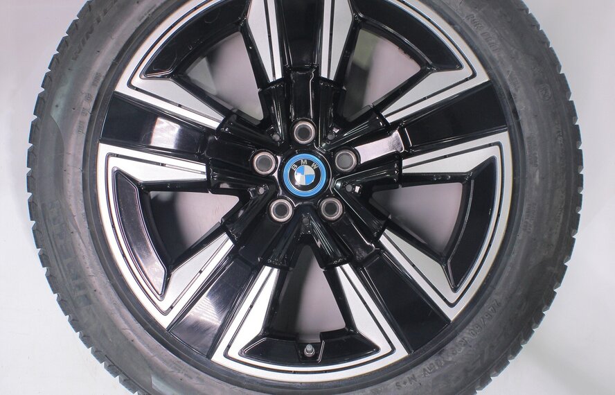 BMW BMW iX3 G08 842 19 inch velgen Pirelli Runflat Winterbanden Origineel