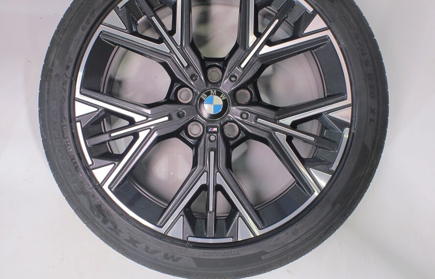 BMW BMW 1 serie 2 serie F70 F74 975M 18 inch velgen Maxxis Zomerbanden Origineel