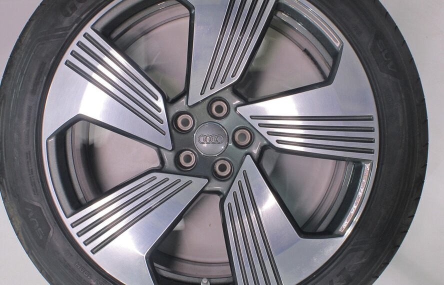 Audi Audi e-tron GE Q8 e-tron 21 inch velgen Goodyear Zomerbanden Origineel