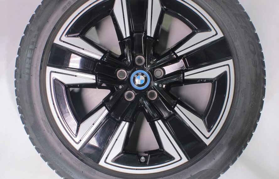 BMW BMW iX3 G08 842 19 inch velgen Pirelli Runflat Winterbanden Origineel