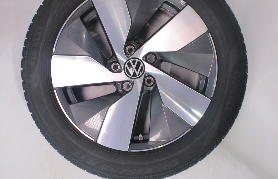 Volkswagen Volkswagen Passat 3J Bologna 17 inch velgen Pirelli Winterbanden Origineel