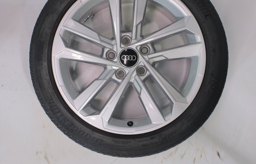 Audi Audi A3 S3 8Y 8V 17 inch velgen Bridgestone Zomerbanden Origineel