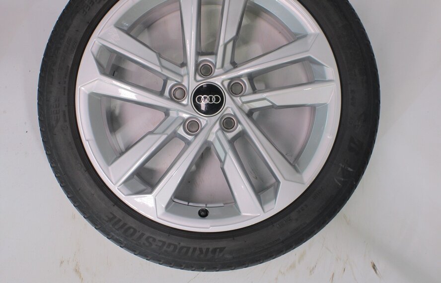 Audi Audi A3 S3 8Y 8V 17 inch velgen Bridgestone Zomerbanden Origineel