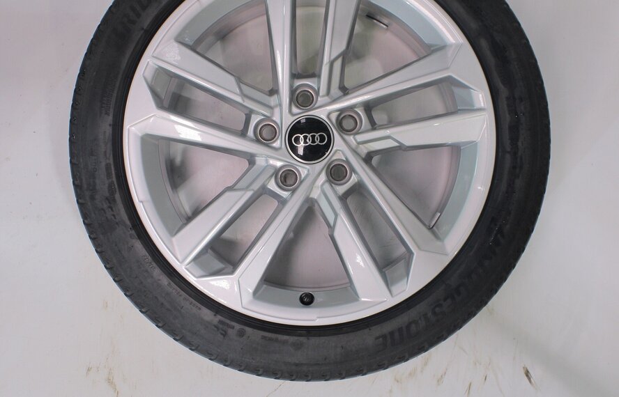 Audi Audi A3 S3 8Y 8V 17 inch velgen Bridgestone Zomerbanden Origineel