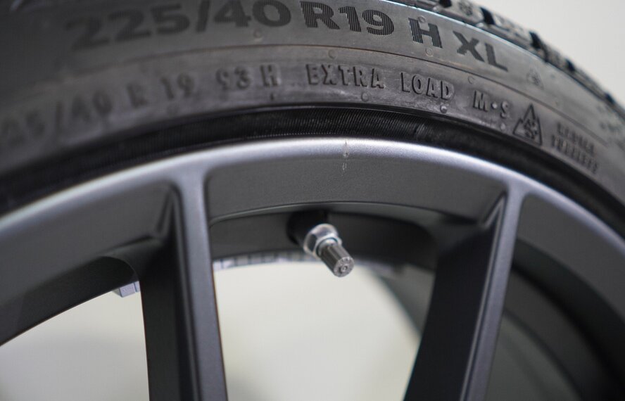 BMW BMW 2 serie 3 serie 4 serie G20 G21 G22 G42 898M 19 inch velgen Continental Runflat Winterbanden Origineel