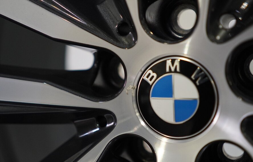 BMW BMW 5 serie G30 G31 8 serie G14 G15 G16 690 19 inch velgen Pirelli Runflat Winterbanden Origineel