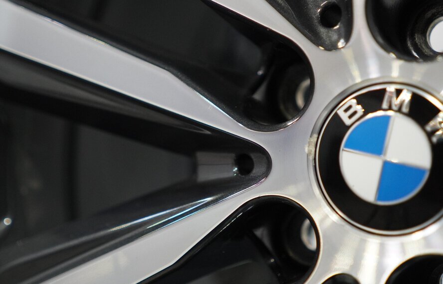 BMW BMW 5 serie G30 G31 8 serie G14 G15 G16 690 19 inch velgen Pirelli Runflat Winterbanden Origineel