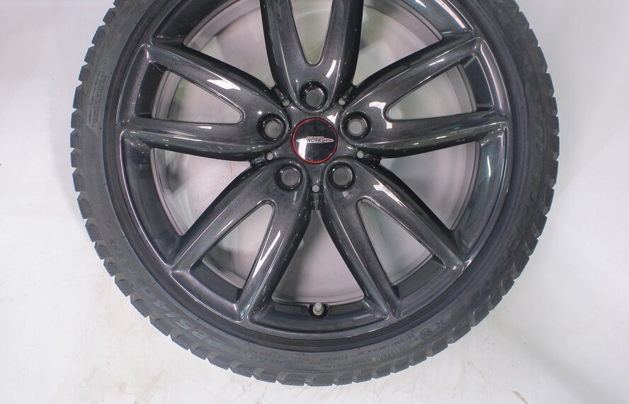 Mini Clubman F54 JCW815 18 inch velgen Pirelli Runflat Winterbanden Origineel