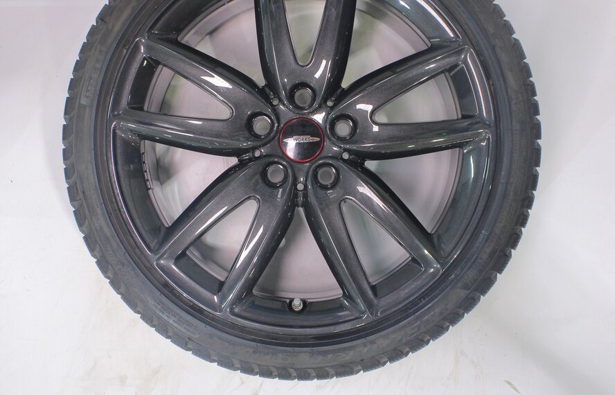Mini Clubman F54 JCW815 18 inch velgen Pirelli Runflat Winterbanden Origineel