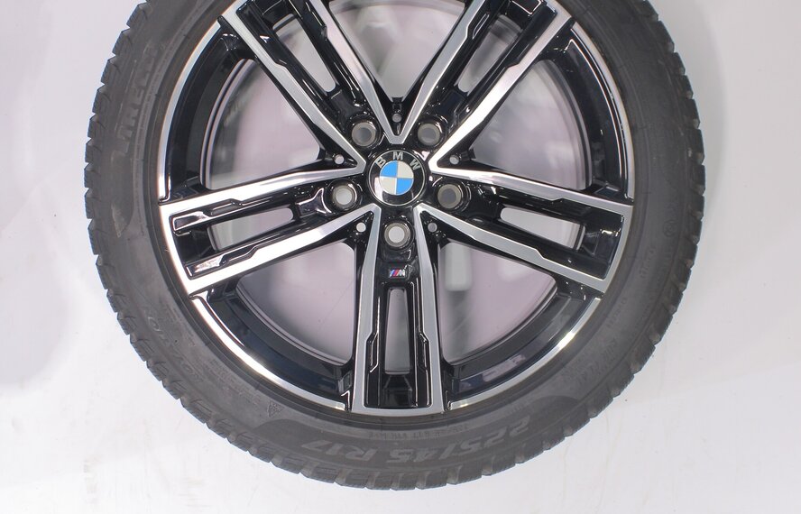 BMW BMW 1 2 serie F40 F44 2 serie Gran Coupe 550M 17 inch velgen Pirelli Runflat Winterbanden Origineel