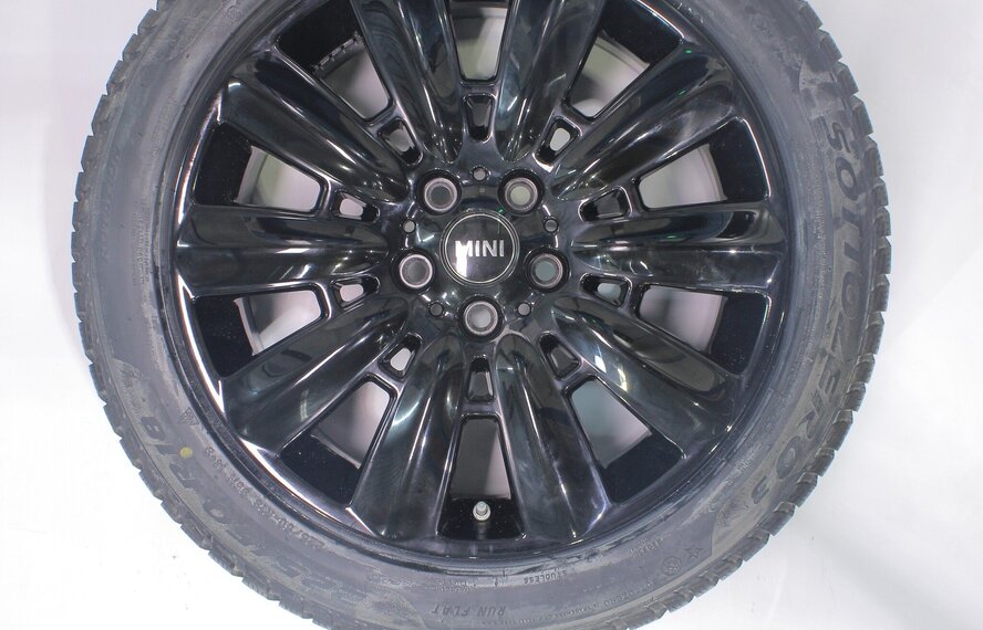 Mini Mini Countryman F60 533 18 inch velgen Pirelli Runflat Winterbanden Nieuw Origineel