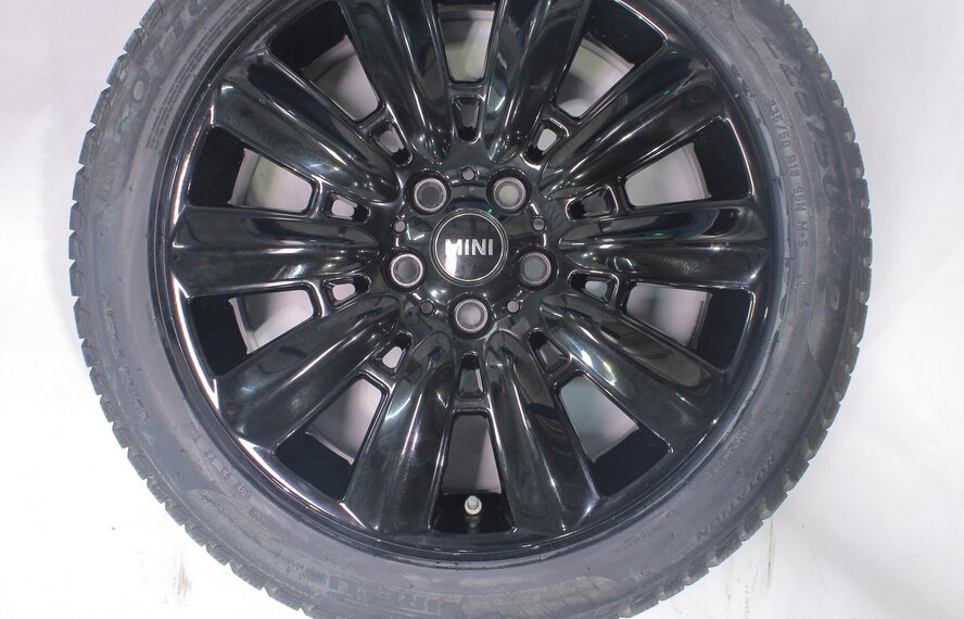 Mini Mini Countryman F60 533 18 inch velgen Pirelli Runflat Winterbanden Nieuw Origineel