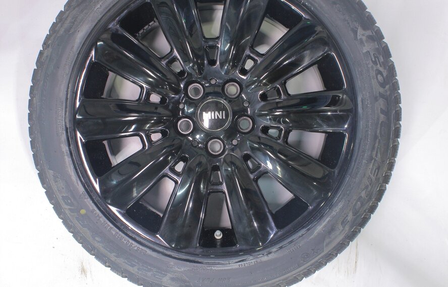 Mini Countryman F60 533 18 inch velgen Pirelli Runflat Winterbanden Nieuw Origineel