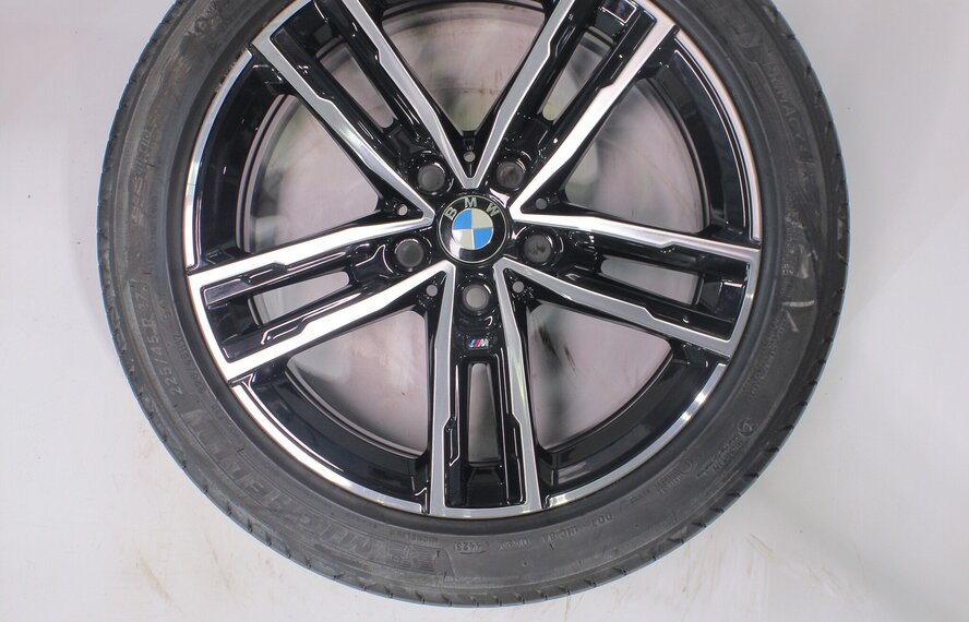 BMW BMW 1 2 serie F40 F44 2 serie Gran Coupe 550M 17 inch velgen Michelin Zomerbanden Nieuw Origineel