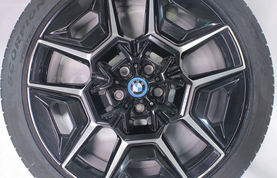 BMW BMW XM G09 922M 22 inch velgen Pirelli Winterbanden Origineel