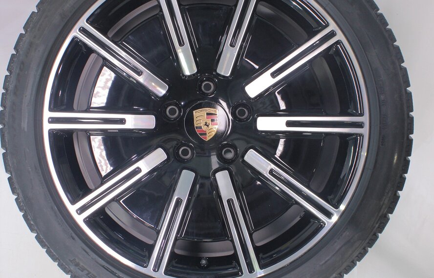 Porsche Porsche Taycan 4S S Turbo 20 inch velgen Pirelli Winterbanden Nieuw Origineel