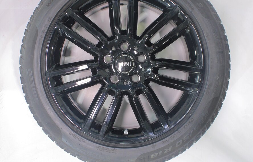 Mini Mini Countryman F60 532 18 inch velgen Pirelli Runflat Winterbanden Origineel