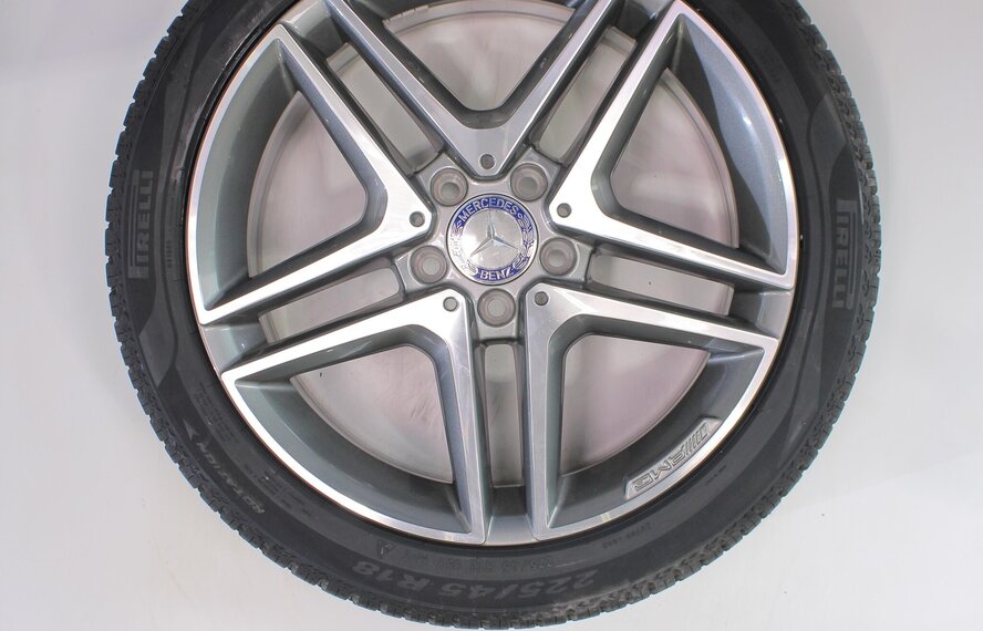 Mercedes Mercedes A B CLA Klasse W177 C118 W247 18 inch velgen Pirelli All-Season (4 seizoenen) Nieuw Origineel