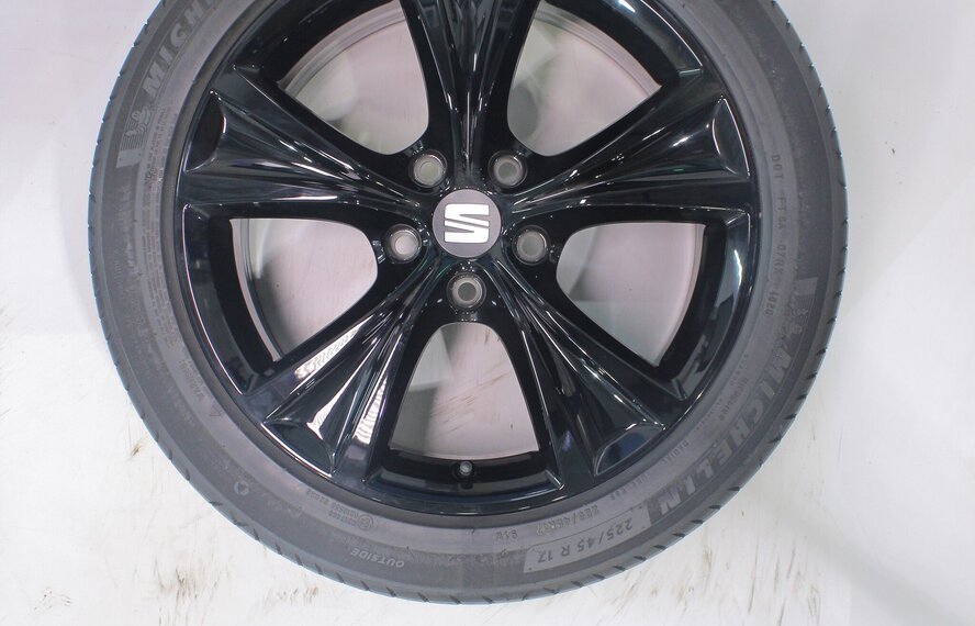 Seat Seat Leon 17 inch velgen Michelin Zomerbanden Origineel