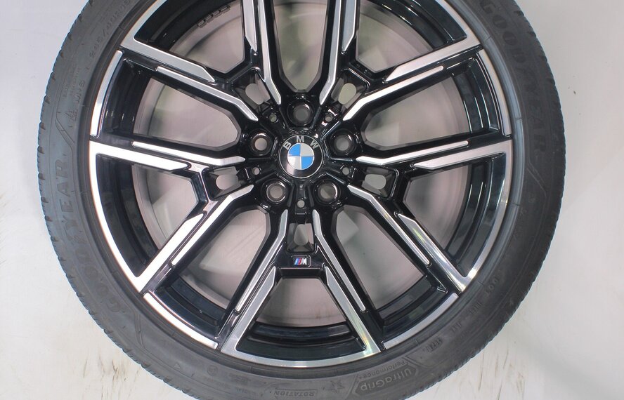 BMW BMW 4 serie i4 G26 859M 19 inch velgen Goodyear Winterbanden Origineel